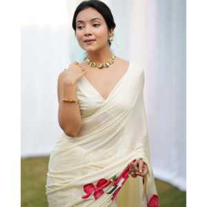 Sari en Georgette à Imprimé Floral, Collection de Mode Féminine Ethnique Indienne, Style Bollywood, pour Mariage, Fête, Remise de Diplôme, par un Designer - Product Image 6