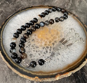 Origin Pulse Misbaha, Vanguard Soul Tasbeeh, Axiom Spirit Sibha, Perles de prière Crested Flow, Outil de Dhikr Aura Bond, Essence Zenith - Product Image 2