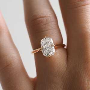 Anillo de compromiso de diamante cultivado en laboratorio con cojín alargado de 1,0-3.0cts - Product Image 4