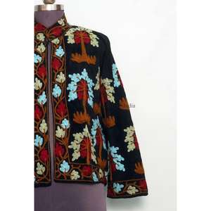 Chaqueta bordada cotizada hecha a mano, transpirable, estilo vintage, étnica, de algodón, para invierno, ideal para festivales. - Product Image 2