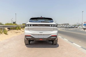 Para el viernes, otro coche eléctrico - Product Image 4