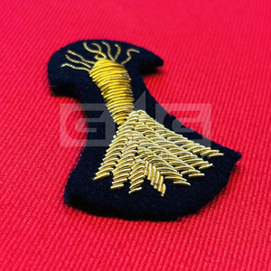 Écusson brodé main personnalisé en fil d'or, patch uniforme en fil d'or pour blazers et vestes - Product Image 4