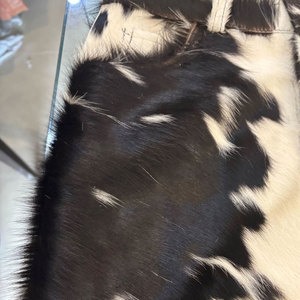 Shorts en cuir de vachette premium avec poils, style western ranch, streetwear de créateur, shorts en cuir véritable pour homme - Product Image 3