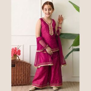 Conjunto Sharara de Algodón y Seda Suave con Bordado Rosa y Dupatta de Tela, Completamente Cosido, Ropa Étnica Infantil, Precio al por Mayor por Royal Export - Product Image 1