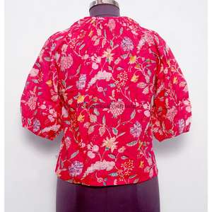 เสื้อครอปสไตล์อินเดียวินเทจสำหรับฤดูร้อน ผ้าฝ้าย 100% พิมพ์ลายดอกไม้ดิจิทัล คอกลม แขนพอง เป็นมิตรกับสิ่งแวดล้อม ระบายอากาศได้ดี สำหรับผู้หญิง - Product Image 6