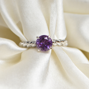 Bague de fiançailles et de mariage en argent sterling 925 plaqué or 14 carats avec améthyste taille brillant sertie à griffes, pierre précieuse de luxe pour les fêtes - Product Image 1