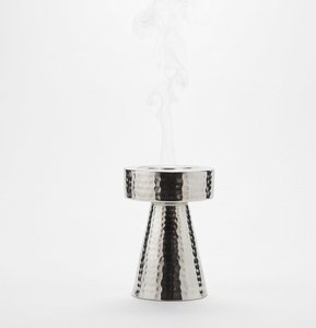 Quemador de incienso metálico plateado martillado con forma de reloj de arena, soporte de pedestal con borde superior plano, al por mayor - Product Image 1