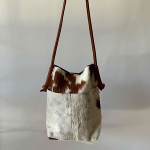 Sac fourre-tout en cuir de vachette véritable avec poils, fait main, design élégant, sac à main de luxe pour femme, confectionné à partir de cuir véritable - Product Image 1