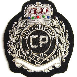 ตราสัญลักษณ์เสื้อเบลเซอร์ปักมือคุณภาพสูง กันน้ำ ปรับแต่งได้ ใช้ลวดทองคำและเงิน สำหรับเสื้อแจ็คเก็ตแฟชั่น - Product Image 3