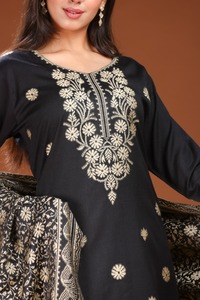 Conjunto de Salwar Kameez de Lana con Bordado Floral Negro y Chal para Mujer, Ropa Casual Tradicional Estilo India Pakistán para Fiestas y Bodas - Product Image 3