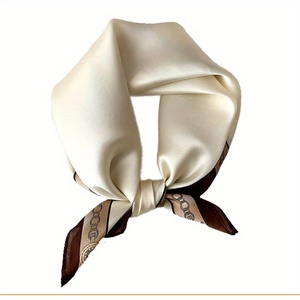 Pañuelo de Seda Satinado Cuadrado Vintage para Mujer, Color Crema con Borde Marrón Estampado, Accesorio de Moda para Todas las Temporadas - Product Image 3