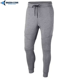 Chándal Deportivo Personalizable de Primavera, 100% Poliéster, con Capucha, Transpirable, Resistente al Viento, Ecológico, de Secado Rápido y Peso Medio - Product Image 3