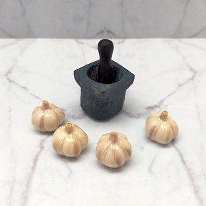 1:12 accesorios de casa de muñecas en miniatura escena de cocina triturador de ajo y modelo de ajo - Product Image 1