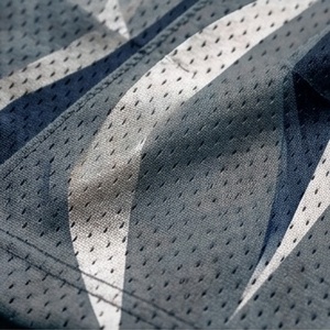 Ensemble d'uniformes de basketball unisexe de qualité supérieure, jaune et noir, sublimé, col en V, sans manches, anti-humidité, coupe athlétique, logo personnalisé - Product Image 6