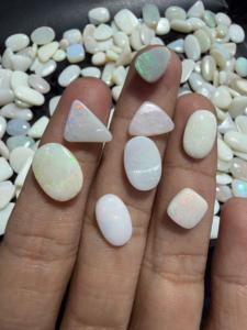 โอปอลออสเตรเลียทรงรีแฟนซีสีขาวธรรมชาติ ขัดเงา สีเปลี่ยนได้ เหมาะสำหรับทำเครื่องประดับ จำนวนมาก - Product Image 4
