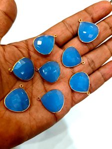 Chalcedoine bleue en forme de cœur, 20 mm, briolette, connecteur à boucle unique, breloques en pierre gemme serties - Product Image 2