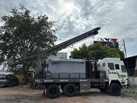 Foreuse rotative montée sur camion d'occasion pour puits d'eau, profondeur de forage maximale 2000m, moteur diesel, crochet de fixation pour l'Égypte et l'Inde, pour mines