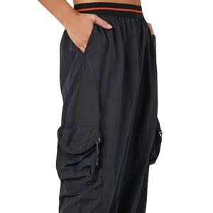 Ensemble de survêtement décontracté pour femmes, deux pièces, pantalon à taille élastique, coupe-vent, doublure en maille, séchage rapide, respirant - Product Image 4