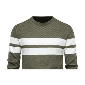 เสื้อสเวตเชิ้ตคอกลมผู้ชาย พรีเมียม ผ้าฝ้ายถักนิต 100% ระบายอากาศได้ดี เป็นมิตรกับสิ่งแวดล้อม ดีไซน์ลายนูนพิมพ์ลายด้านหน้า สีพื้น - Product Image 5