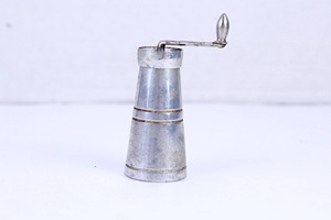 Vintage Style <b>Salt</b> And Pepper <b>Shaker</b> Set Antique Look Seasoning Set For Daily Dining Table Use To Easily Add <b>Salt</b> And Pepper - Product Image 5