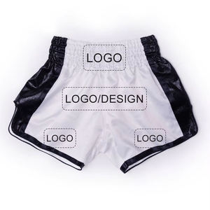 Shorts de Muay Thai en polyester, dernier design, avec logo personnalisé, fabrication pakistanaise, pour adultes. - Product Image 4