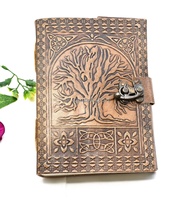 Carnet en cuir véritable fait main, rectangulaire, gaufré avec un design écologique et fermeture à cadenas vintage par Agate Export, idéal pour un cadeau