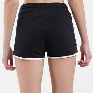 กางเกงขาสั้นผู้หญิงคุณภาพสูงขายส่งแบบกำหนดเอง ผ้าฝ้าย 100% เป็นมิตรกับสิ่งแวดล้อม ระบายอากาศได้ดี สไตล์สตรีทแวร์ ลายสก็อต ผ้าฟลีซลำลองสำหรับฤดูร้อน - Product Image 4