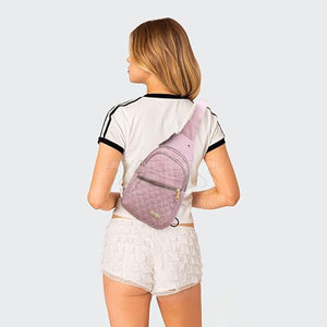 Bolso Bandolera Moderno Minimalista para el Uso Diario y Aventuras al Aire Libre en Venta - Product Image 2