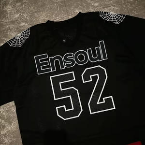 T-shirt noir à manches courtes pour homme avec numéro 52 blanc et motif toile d'araignée imprimé au dos, coupe classique, style jersey décontracté - Product Image 4
