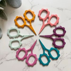 Ciseaux à broder avec logo personnalisé, mini-ciseaux colorés pour la couture, le point de croix, la découpe de fil, le bricolage - Product Image 2
