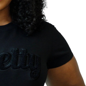 T-shirt en chenille noir élégant pour femme, à manches courtes, col rond, en coton uni, avec motif graphique, brodé, décontracté, haut de mode - Product Image 2