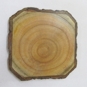 แผ่นรองเครื่องดื่มแบบชนบททรงหกเหลี่ยมแผ่นรองแก้วไม้ธรรมชาติหนาพร้อมขอบเปลือกไม้สำหรับใช้ในบ้านคาเฟ่สำนักงานทนทาน - Product Image 5