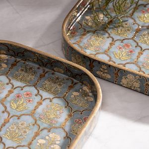 Plateaux de service carrés en bois à motif d'oiseaux imprimé, polyvalents pour la table à manger, la maison et le bureau, idéaux comme cadeau, en vente - Product Image 5