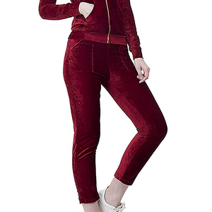 Survêtement à capuche en velours rouge pour femme, manches longues, fermeture éclair sur le devant, couleur unie, tenue décontractée d'hiver avec poches latérales à la cheville - Product Image 5