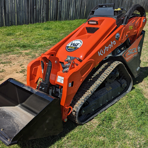 Mini-chargeuse compacte sur chenilles Kubota SCL 1000 Premium avec moteur diesel et pompe, pour la construction et l'agriculture, transmission libre - Product Image 5
