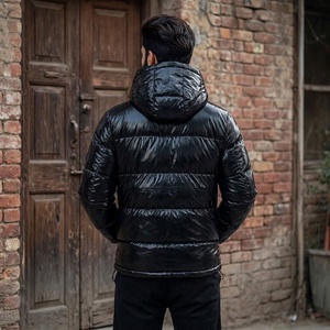 Blouson matelassé noir à capuche pour homme, en polyester/coton, coupe-vent, imperméable, rembourré, décontracté, pour l'hiver, avec logo brodé - Product Image 3
