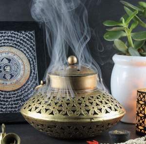 Quemador de Incienso Decorativo Hecho a Mano de Latón, Dhoop Dani para el Festival Pooja, Venta al por Mayor para Decoración de Hoteles, Restaurantes y Hogares - Product Image 2