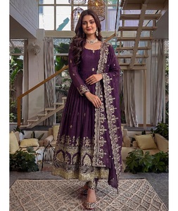 ชุดเดรส Anarkali ปักลายแบบดั้งเดิมของอินเดียล่าสุด พร้อมผ้าคลุมไหล่ สำหรับงานแต่งงาน ชุดออกงานสำหรับผู้หญิง ดีไซน์หรูหรา กระชับรูปร่าง - Product Image 1