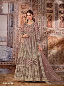 ชุดเลเฮนกา โจลี/ซัลวาร์ คามีซ งานปักแบบดั้งเดิมสำหรับงานหนักและงานปักลายละเอียด สำหรับสุภาพสตรี สวมใส่ในงานปาร์ตี้ แห้งเร็ว ทรงหลวม - Product Image 3