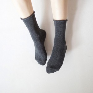 Chaussettes pour femmes, couleur unie, mélange de coton, respirantes, tricotées, pour un usage quotidien, style automne, coupe classique - Product Image 1