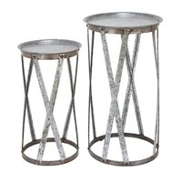 Ensemble de tables gigognes en métal d'inspiration scandinave avec une élégante finition thermolaquée pour la décoration de la maison et du bureau