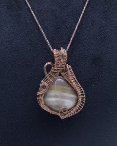 Collier pendentif en pierre d'agate naturelle enveloppé de fil de cuivre, bijoux bohèmes faits à la main, vente en gros - Product Image 4