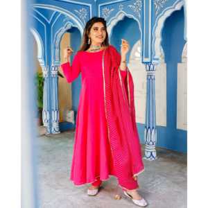 Ensemble de costume en mousseline de soie respirante rose fleuri pour femmes avec manches longues taille XS - Product Image 4