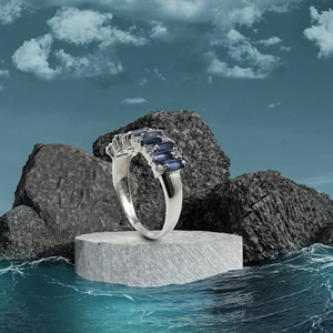Bague de luxe en argent sterling 925 avec finition rhodiée, pierre bleue taille baguette et accents de zirconium cubique blancs pour femme - Product Image 3