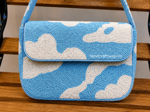 Sac à bandoulière artisanal de luxe, écologique, léger, robuste et sûr, motif nuage bleu ciel perlé |   Sac à main de créateur pour femmes | - Product Image 3