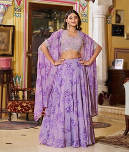Lehenga Choli traditionnel indien en georgette, avec broderies de paillettes et de fils, pour tenue de mariage pour femmes. - Product Image 1