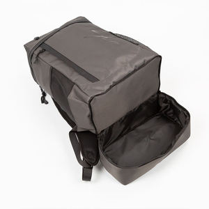 Sac à dos de voyage sportif gris foncé résistant à l'eau avec compartiment à chaussures - Product Image 1