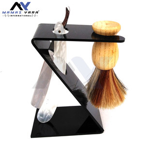 Set Profesional de Barbería para Salón: Brocha de Afeitar, 3 Maquinillas de Afeitar de Seguridad, Soporte Dorado para Maquinilla y Brocha de Madera Recta - Product Image 2