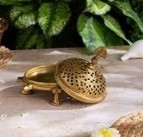 Brûleur d'encens en laiton de qualité supérieure, nouveau design, avec détails anciens, pour les cérémonies sacrées, finition dorée polie, utilisation toute saison - Product Image 3