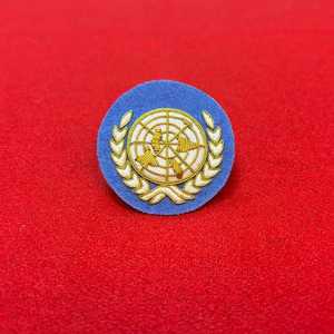Écusson de blazer personnalisé, emblème globe, brodé rond, cousu main, fil doré, style classique, écologique - Product Image 2
